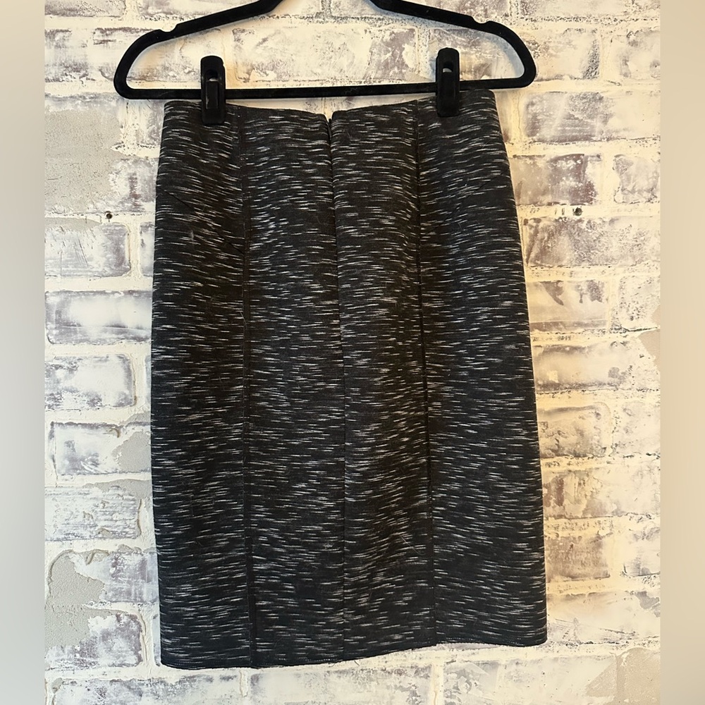 Stretchy gray pencil skirt - Picture 4 of 6